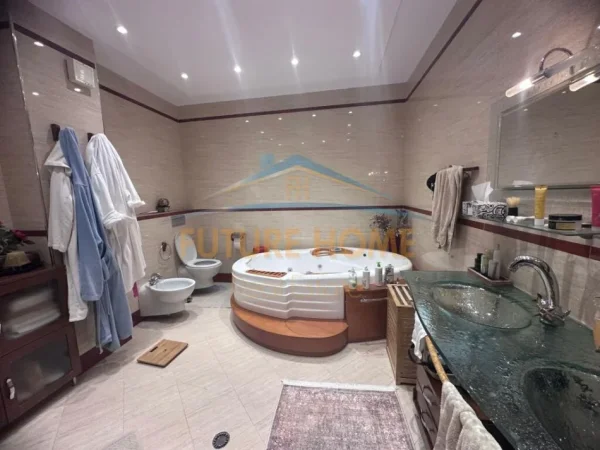 Tirane, shitet apartament duplex 3+1 Kati 10, 229 m² 1.350.000 € 