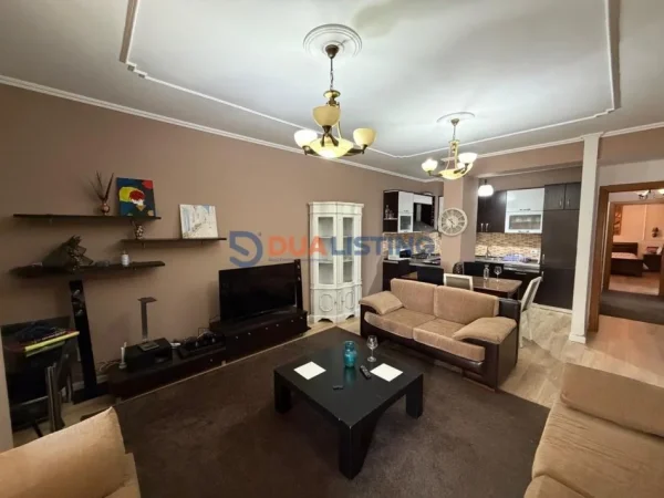 Tirane, jepet me qera apartament 2+1 Kati 4, 90 m² (Kristal Center)