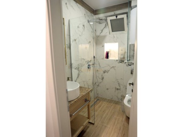 Pogradec, shitet apartament 2+1 Kati 1, 75 m² 110.000 € (Stadiumi)