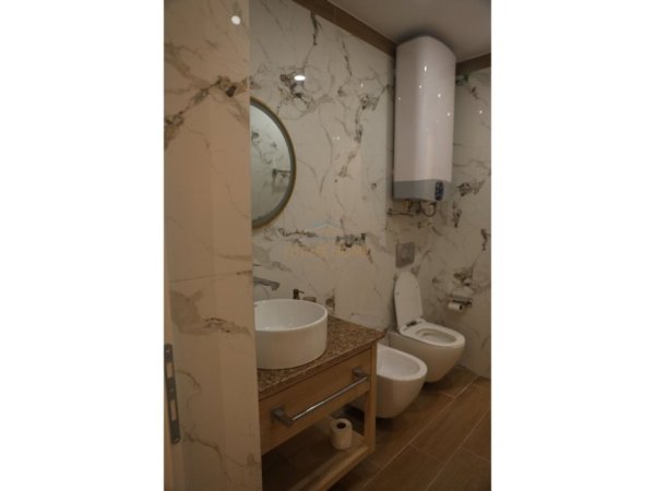 Pogradec, shitet apartament 2+1 Kati 1, 75 m² 110.000 € (Stadiumi)