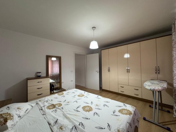 Tirane, jepet me qera apartament 1+1 Kati 1, 450 € 