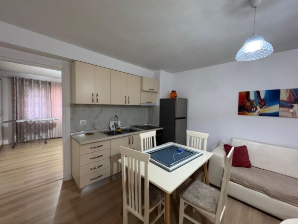 Tirane, jepet me qera apartament 1+1 Kati 1, 450 € 