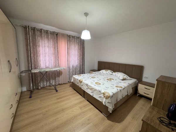 Tirane, jepet me qera apartament 1+1 Kati 1, 450 € 