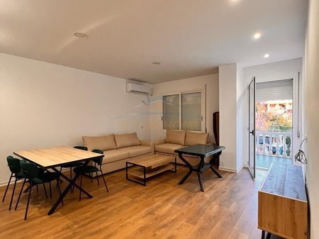 Vlore, shitet apartament 2+1 Kati 5, 107 m² 172.800 € (Sheshi i Flamurit)
