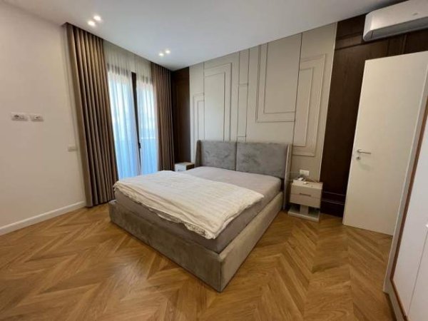 Tirane, jap me qera apartament 2+1+BLK Kati 8, 122 m² 1500 Euro (Rruga Barrikadave)