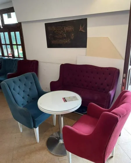 Tirane, shes Komplet tavoline+karike 15.000 Leke