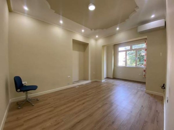 Tirane, jepet me qera ambjent biznesi Kati 2, 500 Euro (Rruga e Dibrës)