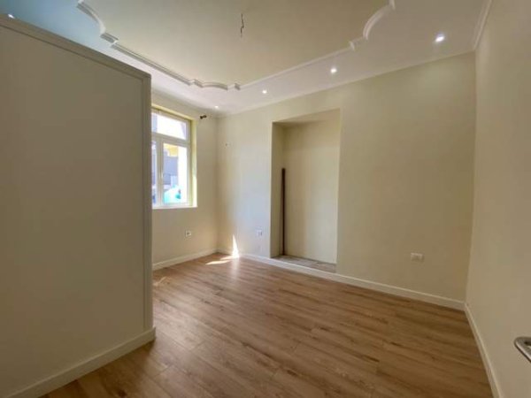 Tirane, jepet me qera ambjent biznesi Kati 2, 500 Euro (Rruga e Dibrës)