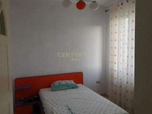 Tirane, jepet me qera apartament 3+1+BLK Kati 2, 104 m² 400 Euro (Rruga e Drilonit)