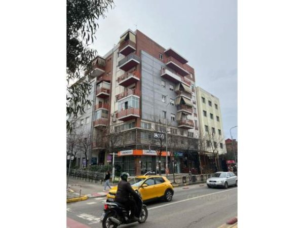 Tirane, ofert ambjent biznesi Kati 1, 400 m² 4.000 Euro (Medreseja Tirana, Albania)