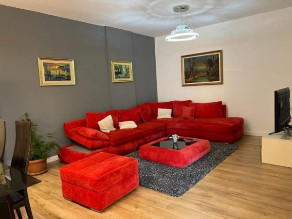 Tirane, jepet me qera apartament Kati 4, 120 m² 750 Euro (rruga pjeter bogdani)