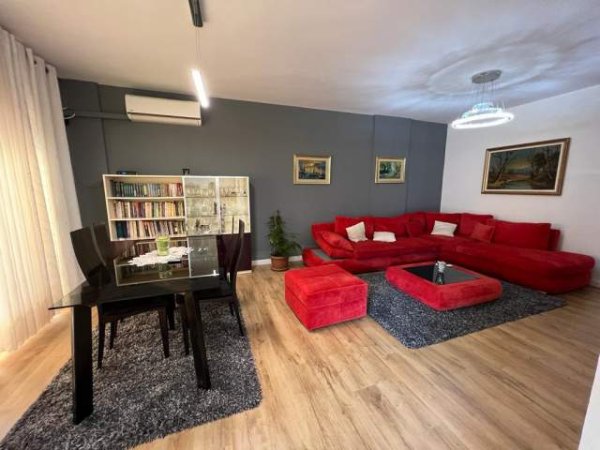 Tirane, jepet me qera apartament Kati 3, 120 m² 750 Euro (rruga pjeter bogdani)