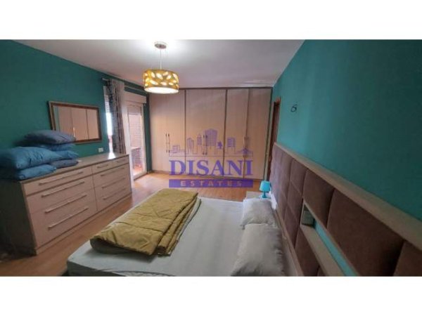 Tirane, jepet me qera apartament 120 m² 650 Euro (Mozaiku i Tiranes)