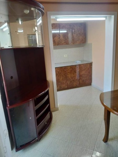 Tirane, jepet me qera apartament 1+1 Kati 4, 54 m² 30.000 Leke (Brryl)