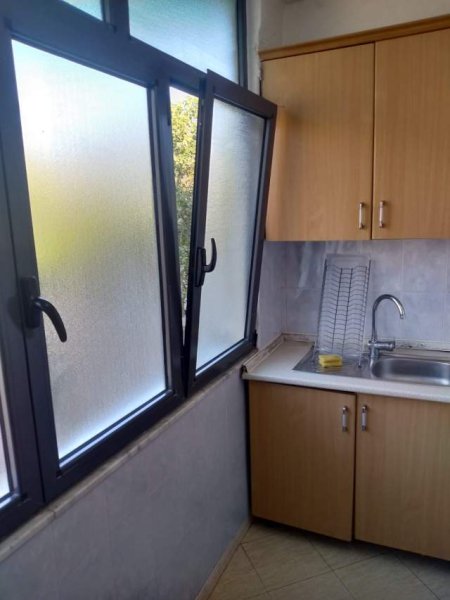 Tirane, jepet me qera apartament 1+1 Kati 4, 54 m² 30.000 Leke (Brryl)