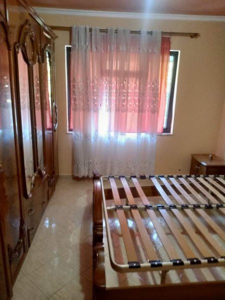 Tirane, jepet me qera apartament 1+1 Kati 4, 54 m² 30.000 Leke (Brryl)