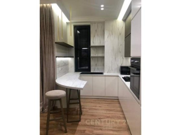 Tirane, jepet me qera apartament 1.500 Euro (RRUGA  E ELBASANIT, Park Gate)