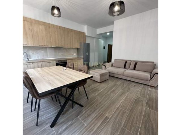 Tirane, jepet me qera apartament 2+1+BLK Kati 3, 89 m² 580 Euro (Rruga e Dibres)
