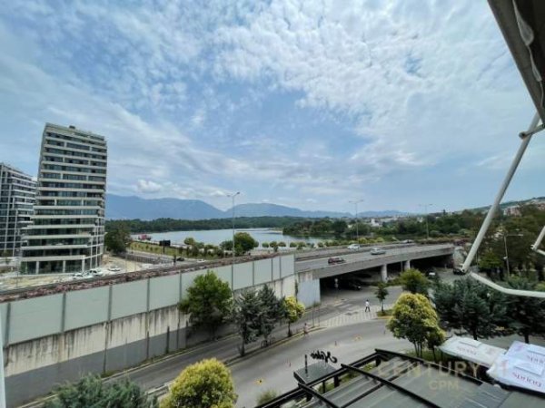 Tirane, jepet me qera apartament 2+1 Kati 2, 112 m² 800 Euro (Kopshti Botanik)