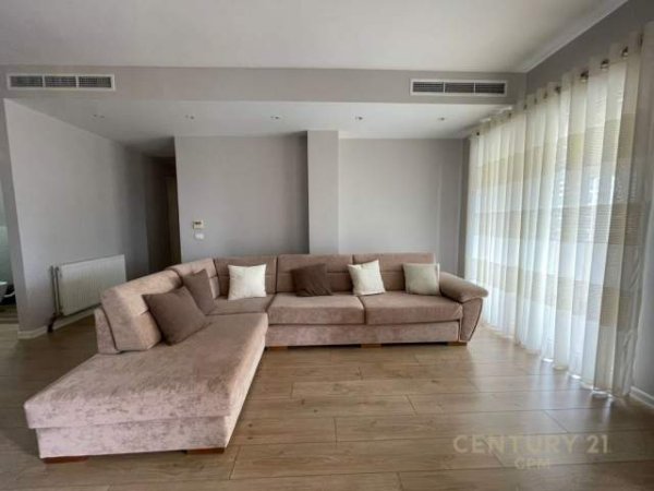 Tirane, jepet me qera apartament 2+1 Kati 2, 112 m² 800 Euro (Kopshti Botanik)