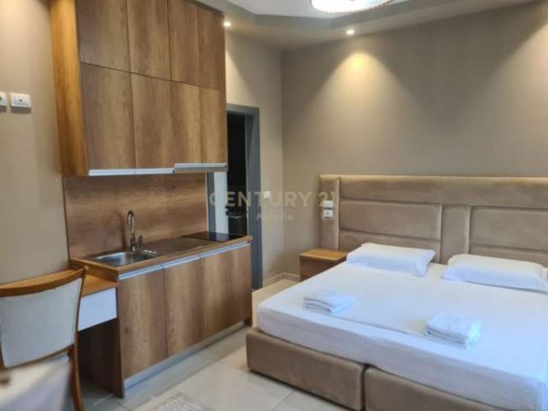 Tirane, jepet me qera apartament 1+1 Kati 1, 40 m² 450 Euro (Prane RING CENTER, Ish Fusha e Aviacionit)