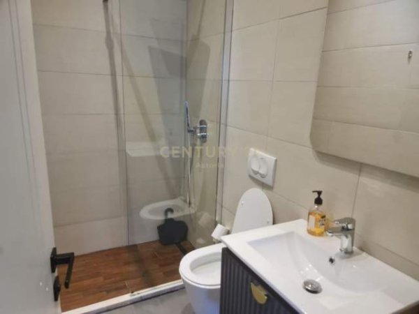 Tirane, jepet me qera apartament 1+1 Kati 1, 40 m² 450 Euro (Prane RING CENTER, Ish Fusha e Aviacionit)