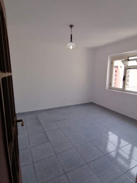 Tirane, jepet me qera apartament 2+1+A+BLK Kati 6, 105 m² 400 Euro (Islam Alla)