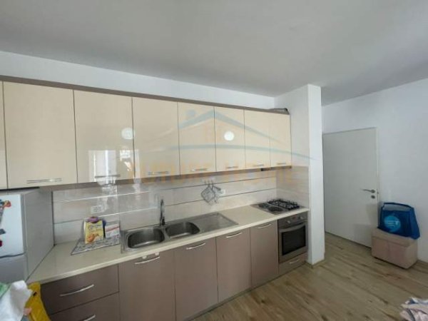 Tirane, jepet me qera apartament 2+1 Kati 3, 85 m² 500 Euro (Kompleksi Kontakt)