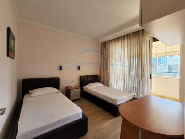 Tirane, jepet me qera apartament 2+1+BLK Kati 9, 90 m² 850 Euro (Rruga Islam Alla)