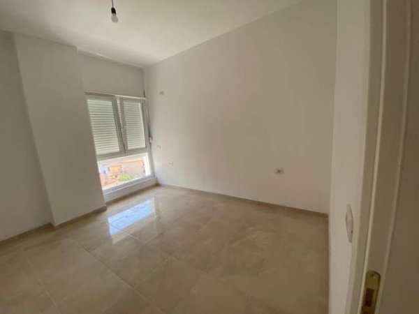 Tirane, jepet me qera apartament 1+1 Kati 5, 63 m² 350 Euro (Rruga e Barrikadave)