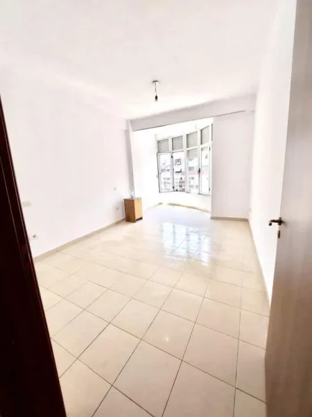 Tirane, shes apartament 2+1 125 m² 118.000 Euro (Astir ,Bar Artisti)