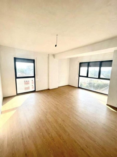 Tirane, shes apartament 1+1 70 m² 95.000 Euro (Kompleksi ASL, Pediatria)