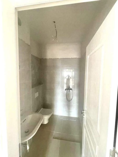 Tirane, shes apartament 1+1 70 m² 95.000 Euro (Kompleksi ASL, Pediatria)