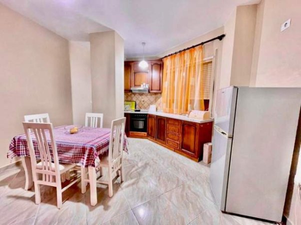 Tirane, shes apartament 2+1 120 m² 99.000 Euro (Fresku tek Shkolla e Re)