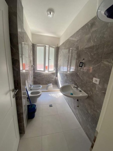 Tirane, ofert apartament Kati 3, 86 m² 450 Euro (sim com)