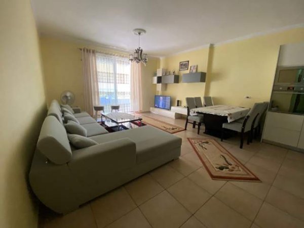 Tirane, ofert apartament Kati 3, 110 m² 400 Euro (kthesa e kamzes)