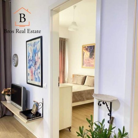 Tirane, jepet me qera apartament 1+1+BLK Kati 3, 450 Euro (Siri Kodra)