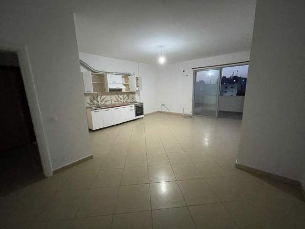 Tirane, jepet me qera apartament 3+1+BLK Kati 3, 136 m² 25.000 Leke (bulevardi blu)