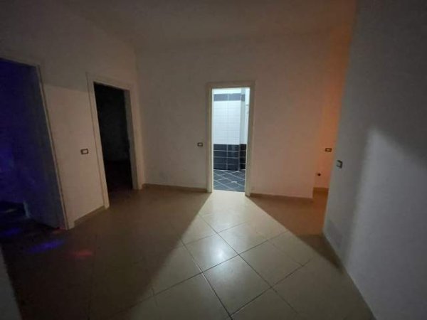 Tirane, jepet me qera apartament 3+1+BLK Kati 3, 136 m² 25.000 Leke (bulevardi blu)