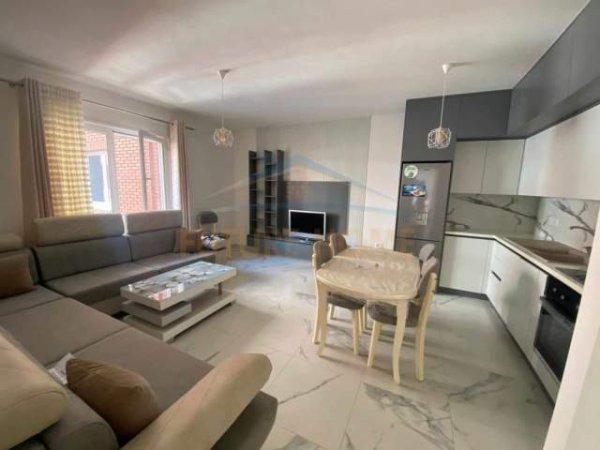 Tirane, jepet me qera apartament 2+1+BLK Kati 3, 87 m² 450 Euro (Teodor Keko)