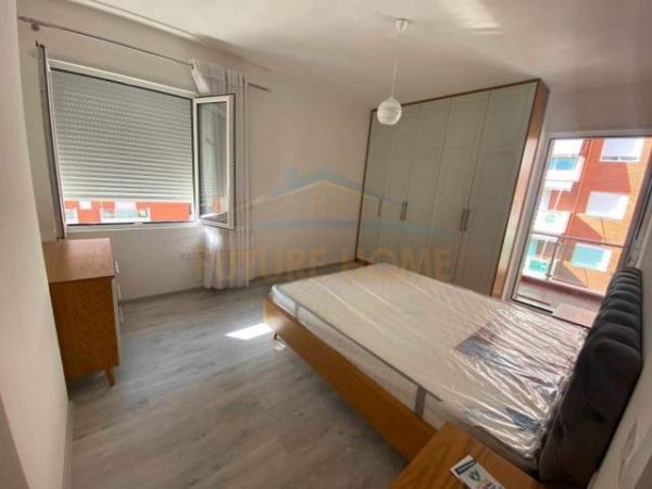 Tirane, jepet me qera apartament 2+1+BLK Kati 3, 87 m² 450 Euro (Teodor Keko)