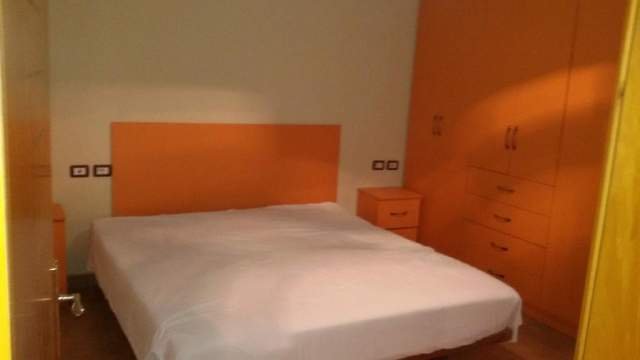 Tirane, jepet me qera shtepi 1+1 Kati 1, 60 m² 230 Euro (niko avrami)
