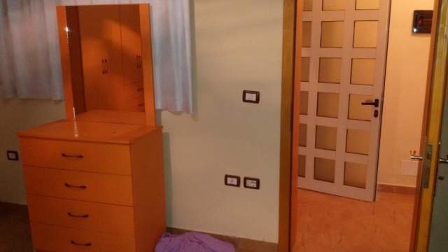Tirane, jepet me qera shtepi 1+1 Kati 1, 60 m² 230 Euro (niko avrami)