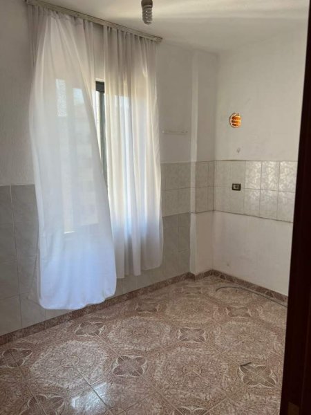 Tirane, jepet me qera apartament 1+1+BLK Kati 7, 60 m² 35.000 Leke (spahivogli)