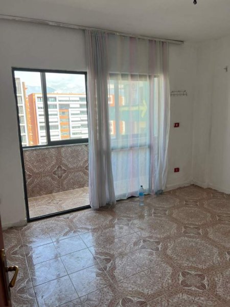 Tirane, jepet me qera apartament 1+1+BLK Kati 7, 60 m² 35.000 Leke (spahivogli)