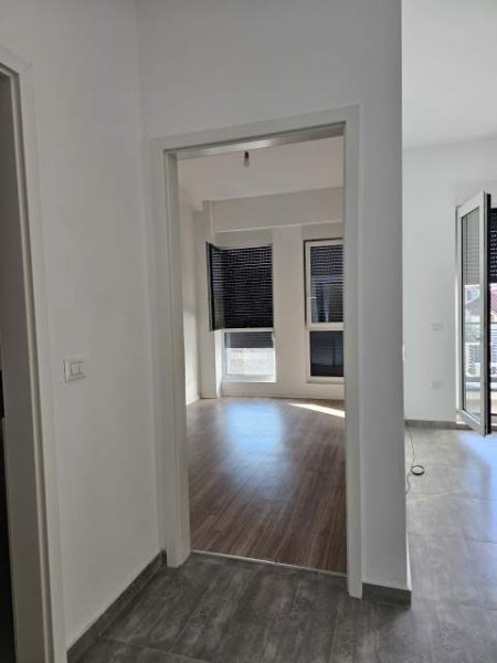 Tirane, jepet me qera apartament 1+1+BLK Kati 2, 350 Euro (Rruga "Frosina Plaku")
