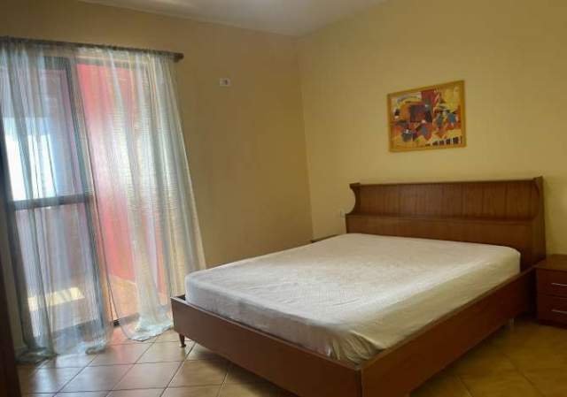 Tirane, jepet me qera apartament 2+1+BLK Kati 9, 90 m² 450 Euro (medar shtylla)