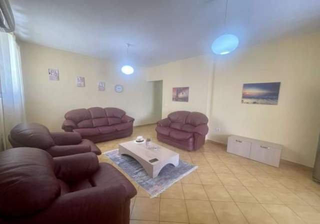 Tirane, jepet me qera apartament 2+1+BLK Kati 9, 90 m² 450 Euro (medar shtylla)