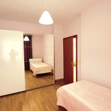 Tirane, jepet me qera apartament 2+1+BLK Kati 3, 115 m² 700 Euro (Rruga Eduard Mano)