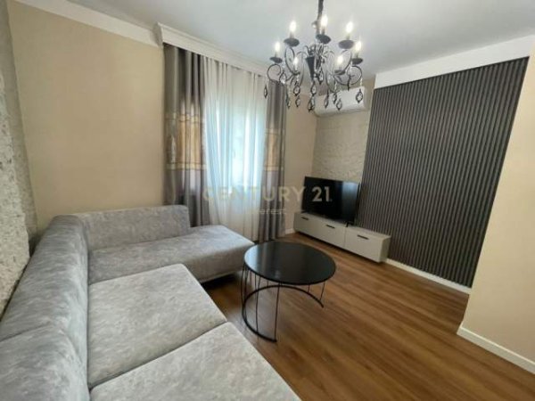 Tirane, jepet me qera apartament 2+1+A+BLK Kati 7, 93 m² 700 Euro (KOMUNA E PARISIT)